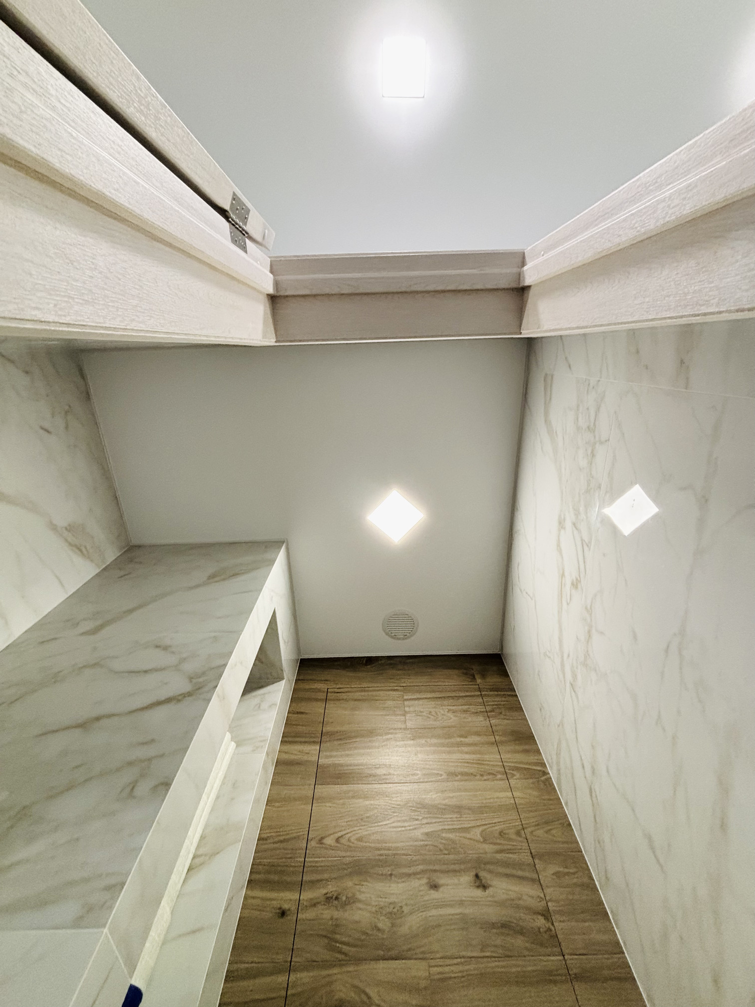 Угловой туалет
